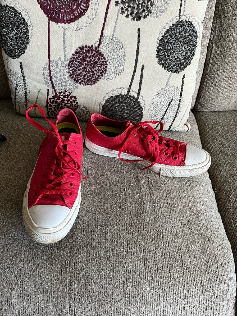 Converse Chuck Taylor 2 All Star Women’s Red White Low Top Shoes 150151C Size 8